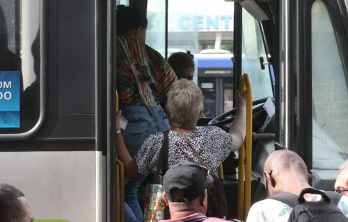 A uma semana para o segundo turno, STF autoriza transporte público gratuito durante eleições A uma semana para o segundo turno, STF autoriza transporte público gratuito durante eleições