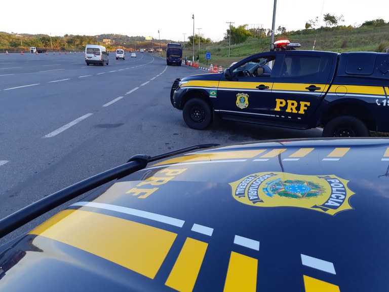 PRF registra flagrante de crime contra a ordem fiscal em Poções PRF registra flagrante de crime contra a ordem fiscal em Poções