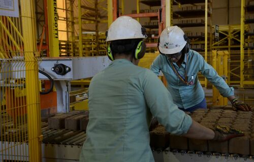 Crescimento do PIB mais que dobra em três meses, projeta CNI Crescimento do PIB mais que dobra em três meses, projeta CNI