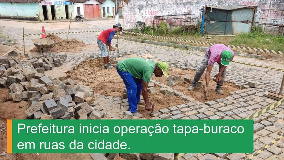 Itagi: Prefeitura inicia operação tapa-buraco em ruas da cidade Itagi: Prefeitura inicia operação tapa-buraco em ruas da cidade