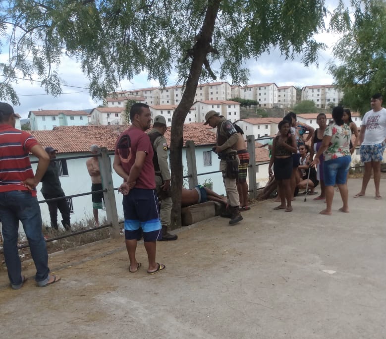 Manhã de terror em Jequié, 2 pessoas foram assassinadas Manhã de terror em Jequié, 2 pessoas foram assassinadas