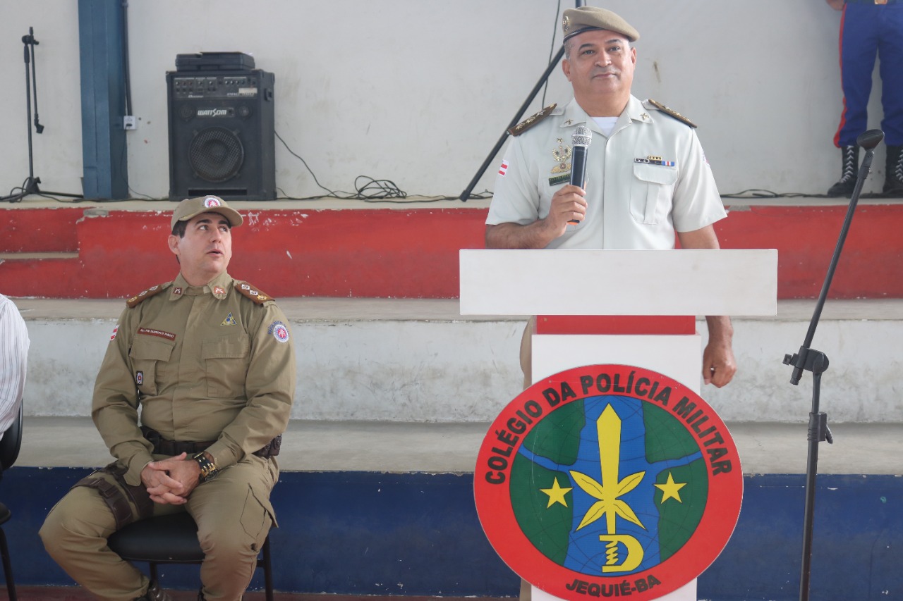 Solenidade em comemoração aos 16 anos de criação do Colégio da Polícia Militar de Jequié. Solenidade em comemoração aos 16 anos de criação do Colégio da Polícia Militar de Jequié.