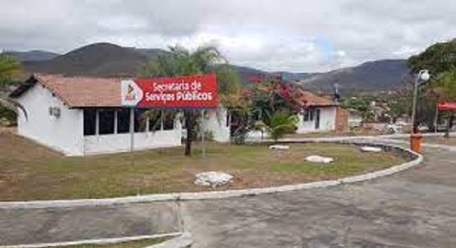 Após demolir prédios municipais que abrigavam Infraestrutura e Serviços Públicos, Rui Costa pede que Prefeitura desocupe CSU Após demolir prédios municipais que abrigavam Infraestrutura e Serviços Públicos, Rui Costa pede que Prefeitura desocupe CSU