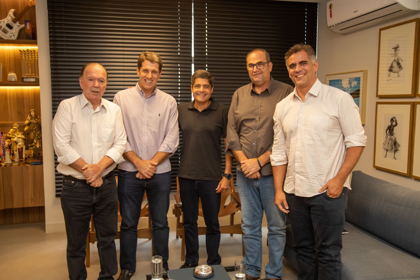 Hassan participa de encontro com Zé Cocá, ACM Neto, João Leão e Leur Lomanto Hassan participa de encontro com Zé Cocá, ACM Neto, João Leão e Leur Lomanto