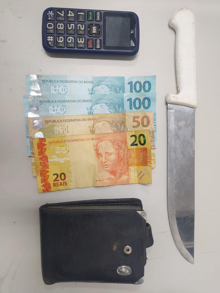 Dupla é presa após assalto no Centro Industrial de Jequié Dupla é presa após assalto no Centro Industrial de Jequié