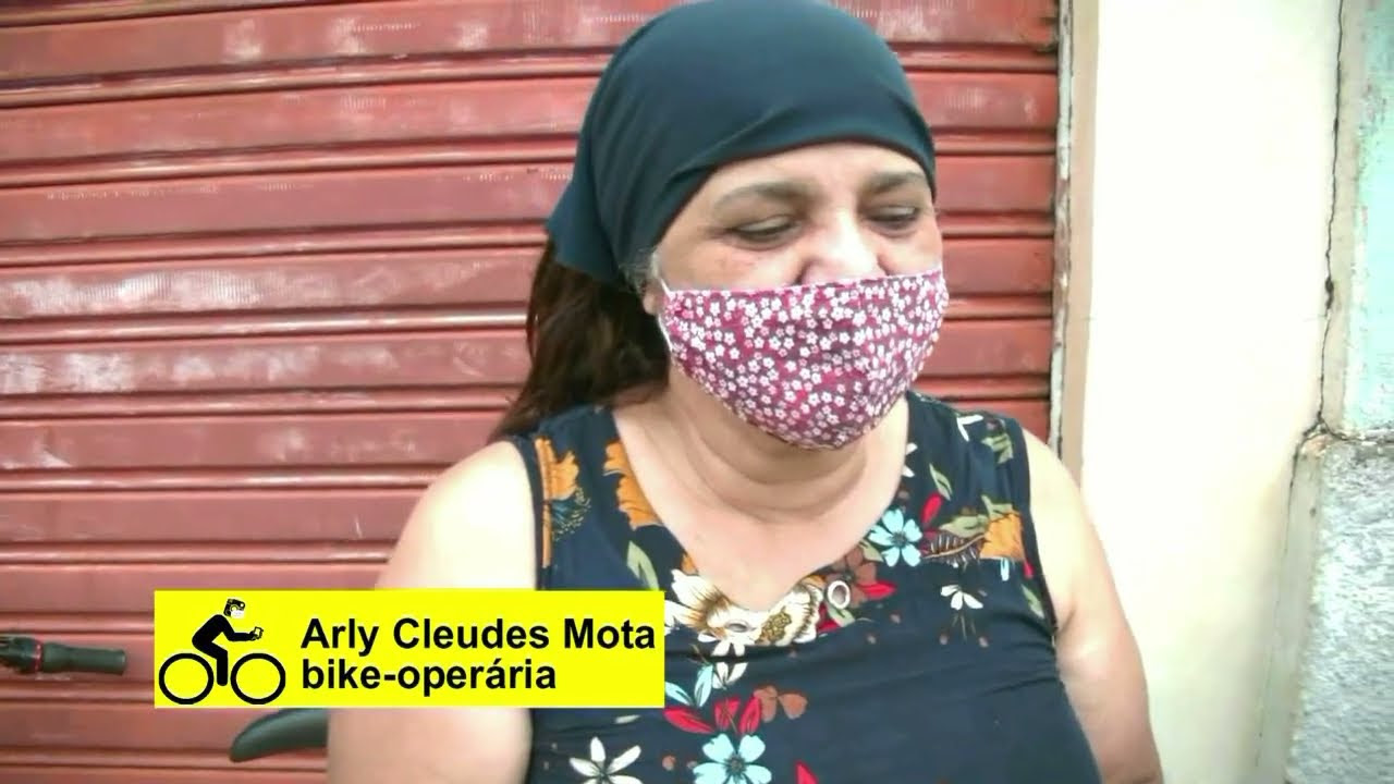 Em 1 minuto: A ciclista dona Arly e o capacete doado por você. Em 1 minuto: A ciclista dona Arly e o capacete doado por você.