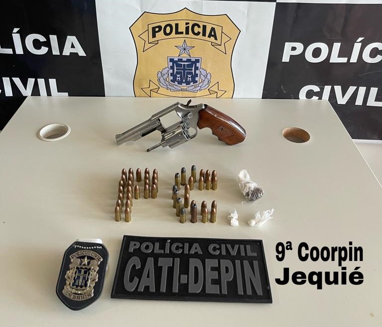 Polícia Civil encontra arma de fogo e mãe de homicida é conduzida a delegacia