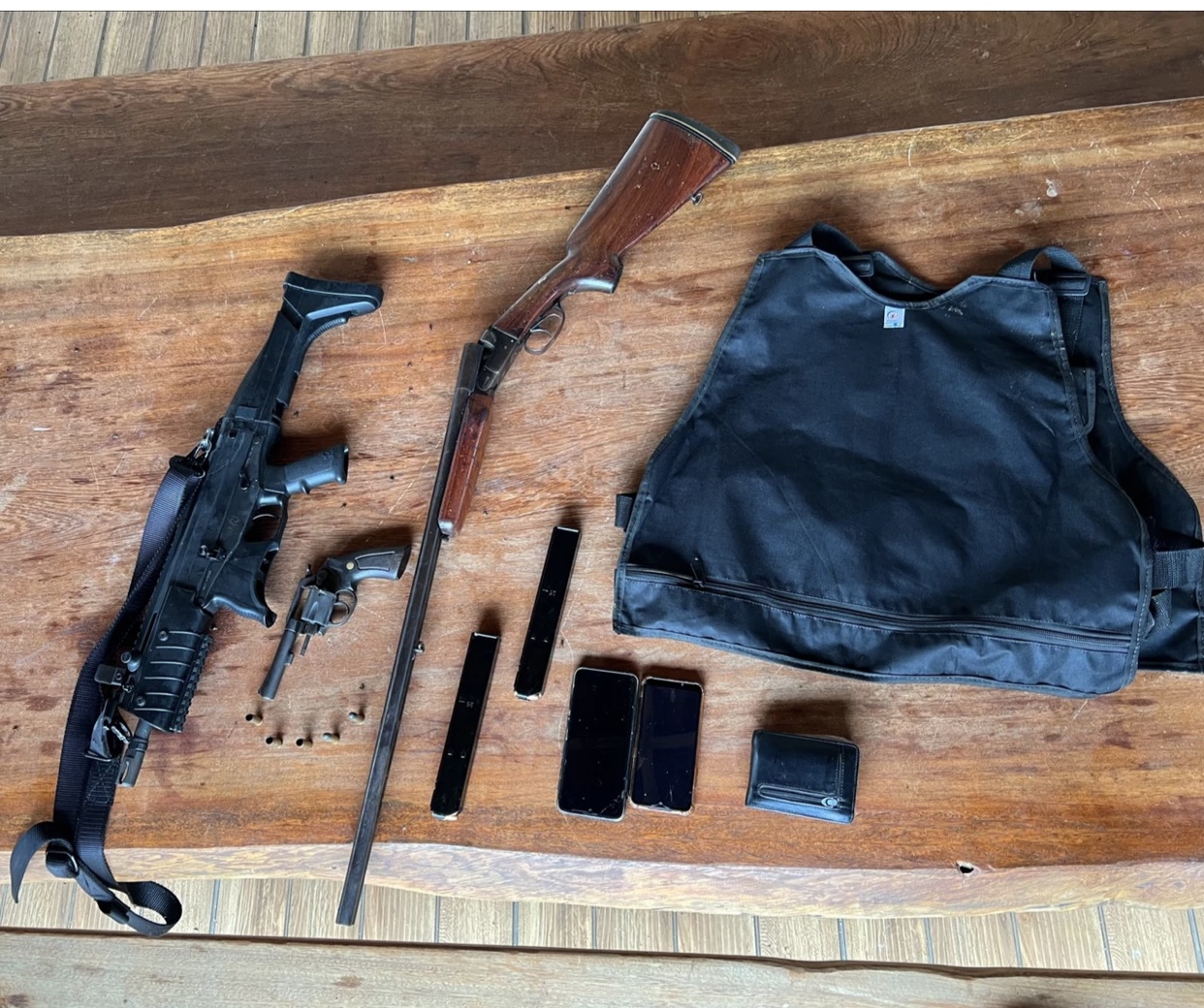 Após denúncia, 02 morrem em confronto com a polícia na zona rural de Maracás Após denúncia, 02 morrem em confronto com a polícia na zona rural de Maracás