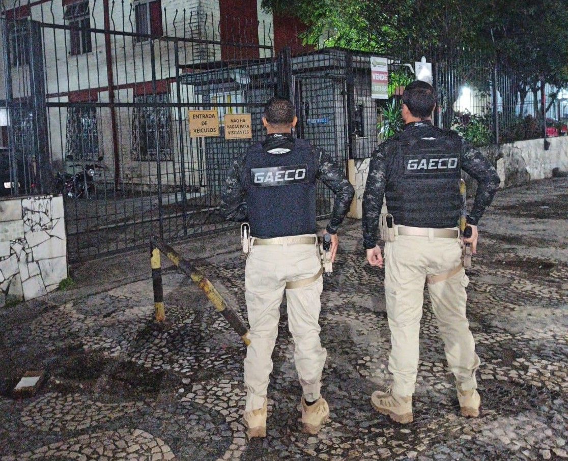 Operação La Rochelle prende monitores de ressocialização acusados de levar celulares e drogas para presídio