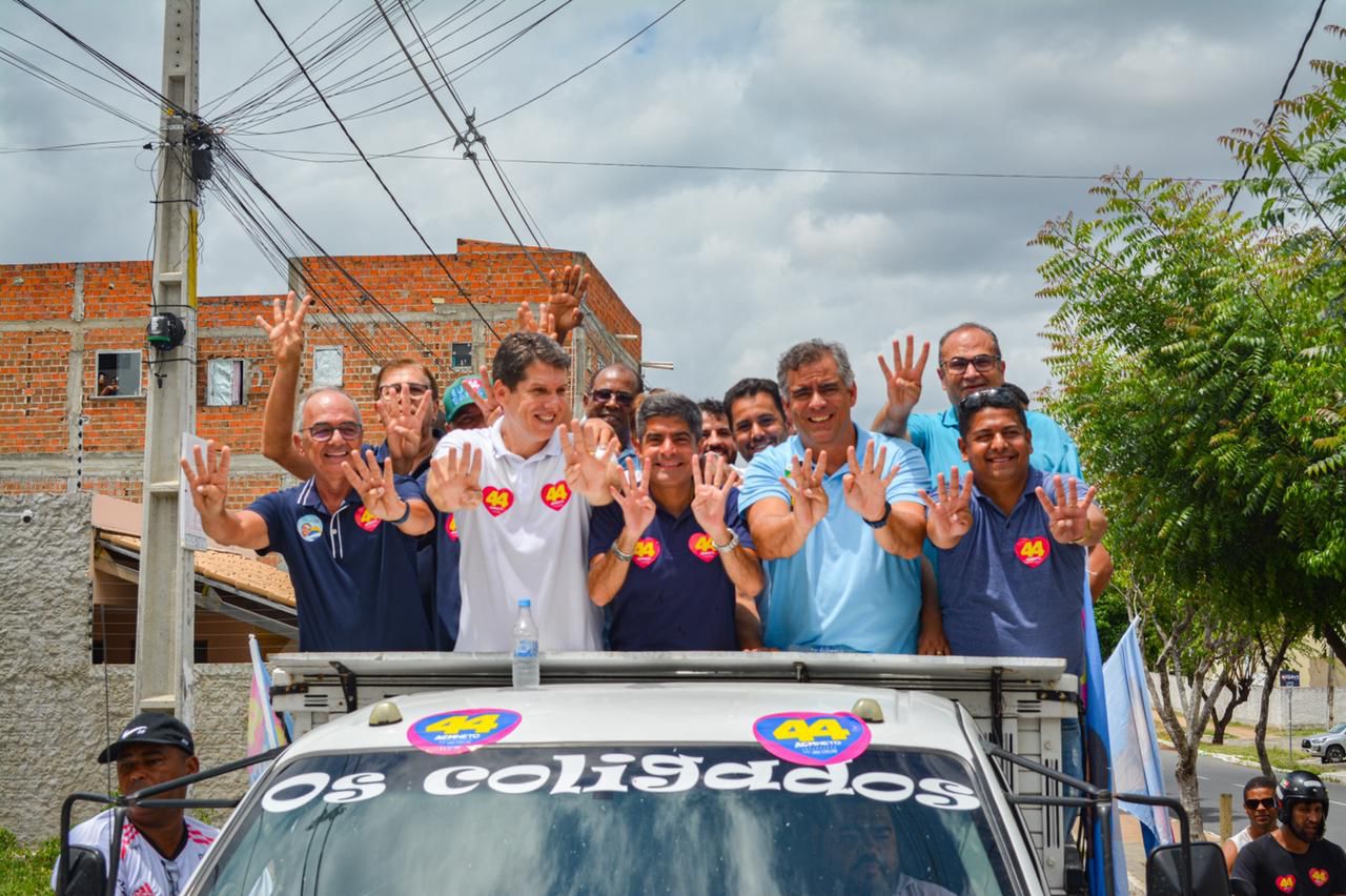 ACM Neto participa de carreata histórica articulada pelo prefeito Zé Cocá em Jequié ACM Neto participa de carreata histórica articulada pelo prefeito Zé Cocá em Jequié