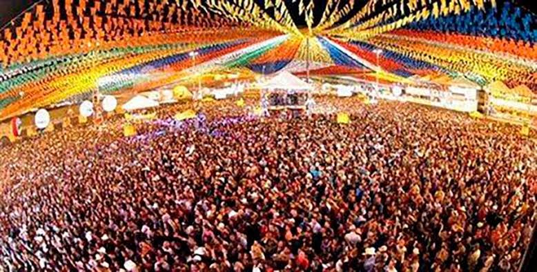 Músicos jequieenses protestam por ter ficado fora da grade do São João Músicos jequieenses protestam por ter ficado fora da grade do São João