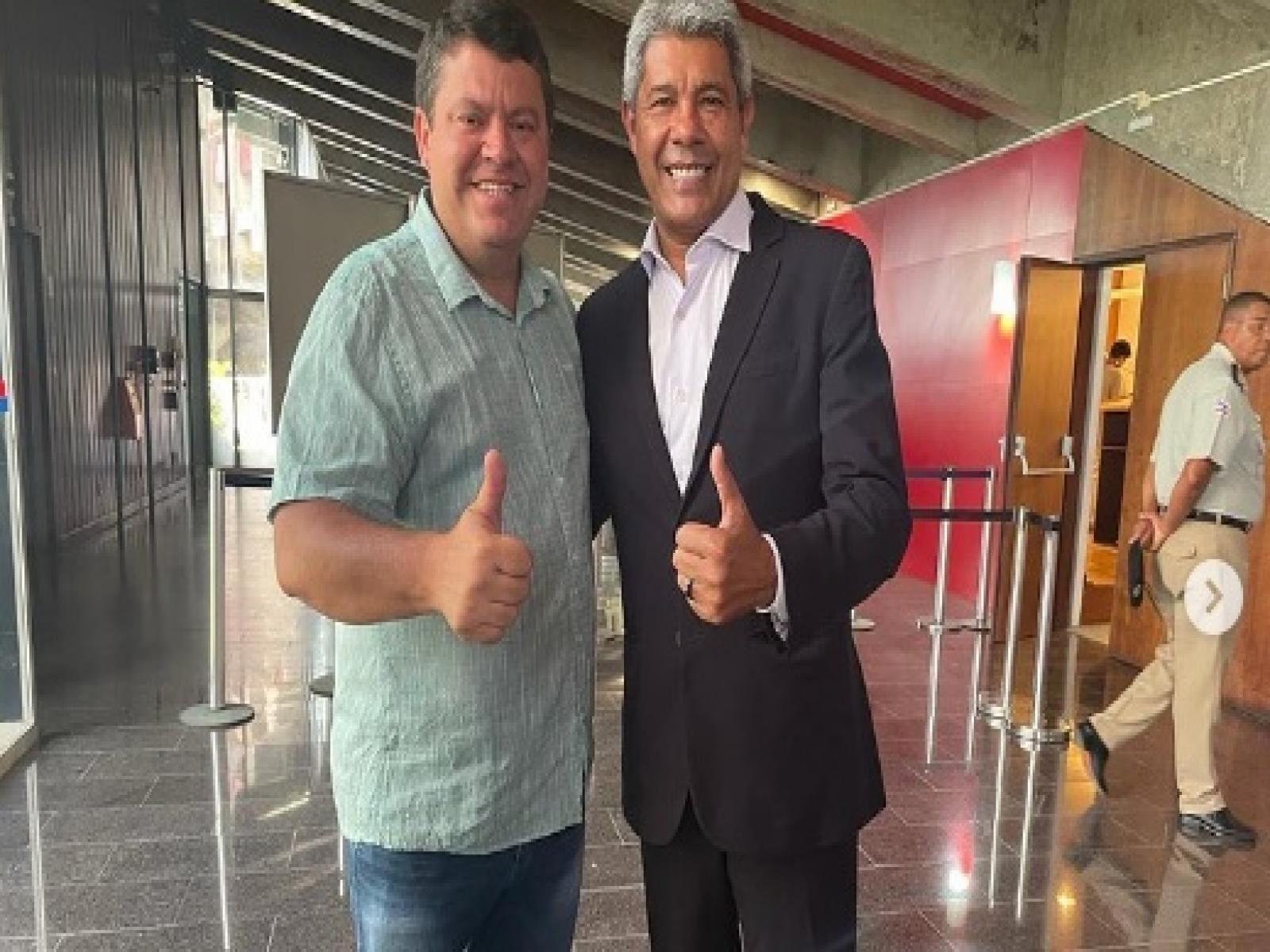 Lafaiete Coutinho: Prefeito João Vei participou de evento com o Governado eleito e solicitou mais investimentos para a cidade