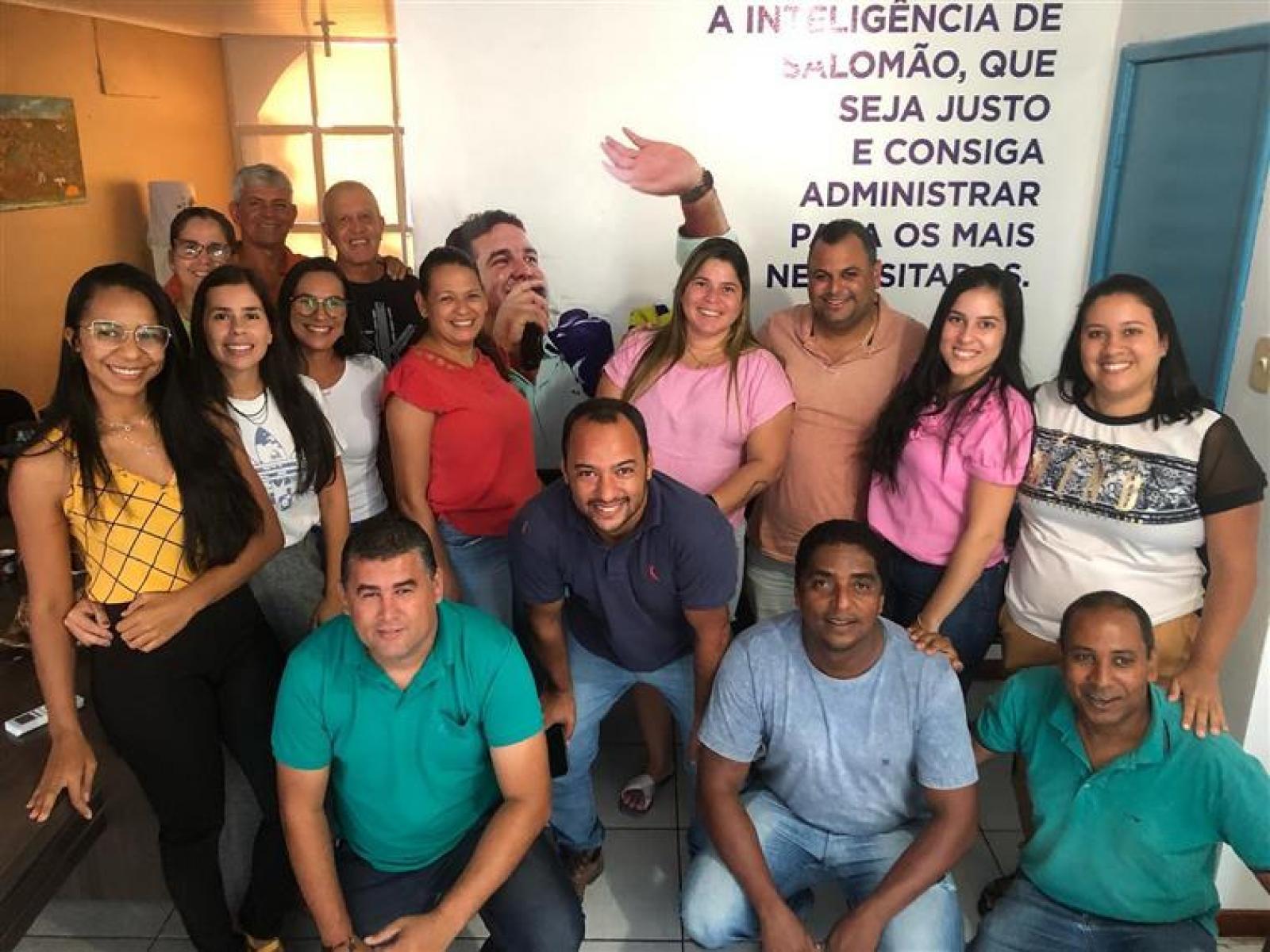 Prefeito Marcelo Pecorelli realiza reunião com secretariados para realização de balanço das atividades