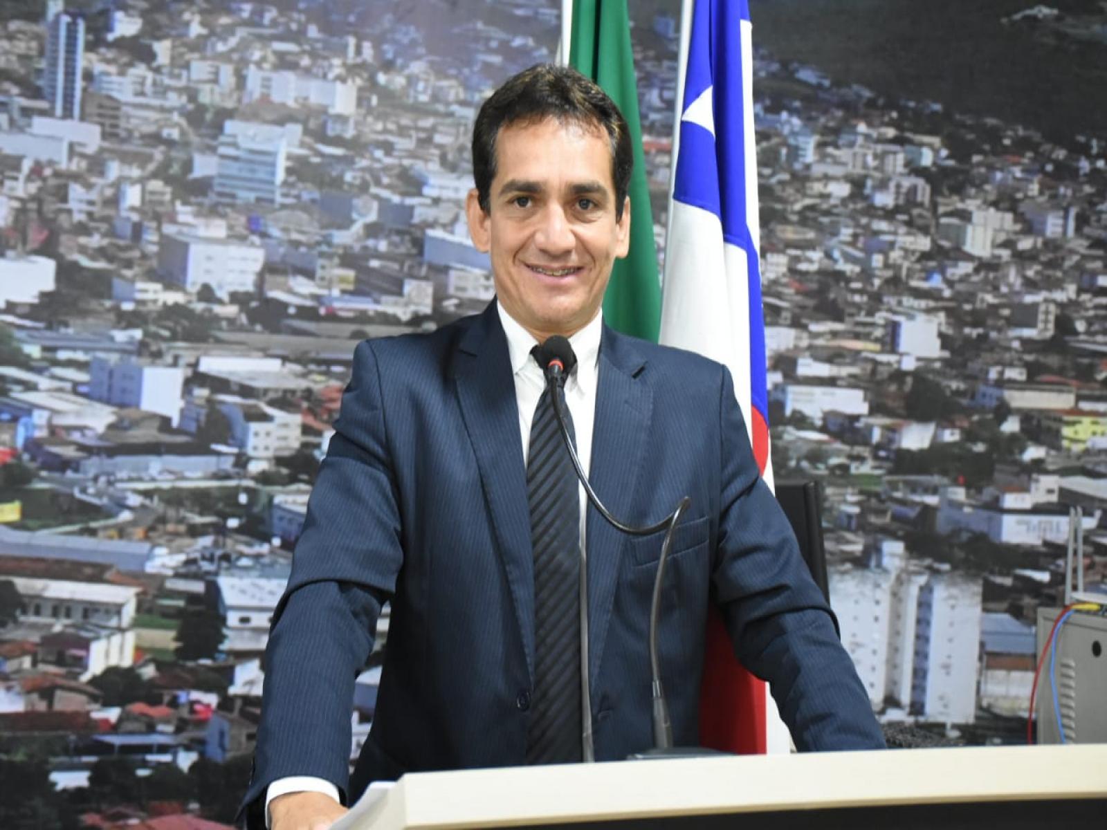 Vereador Gutinha defende pavimentação asfáltica da Rua Pedro Sessenta