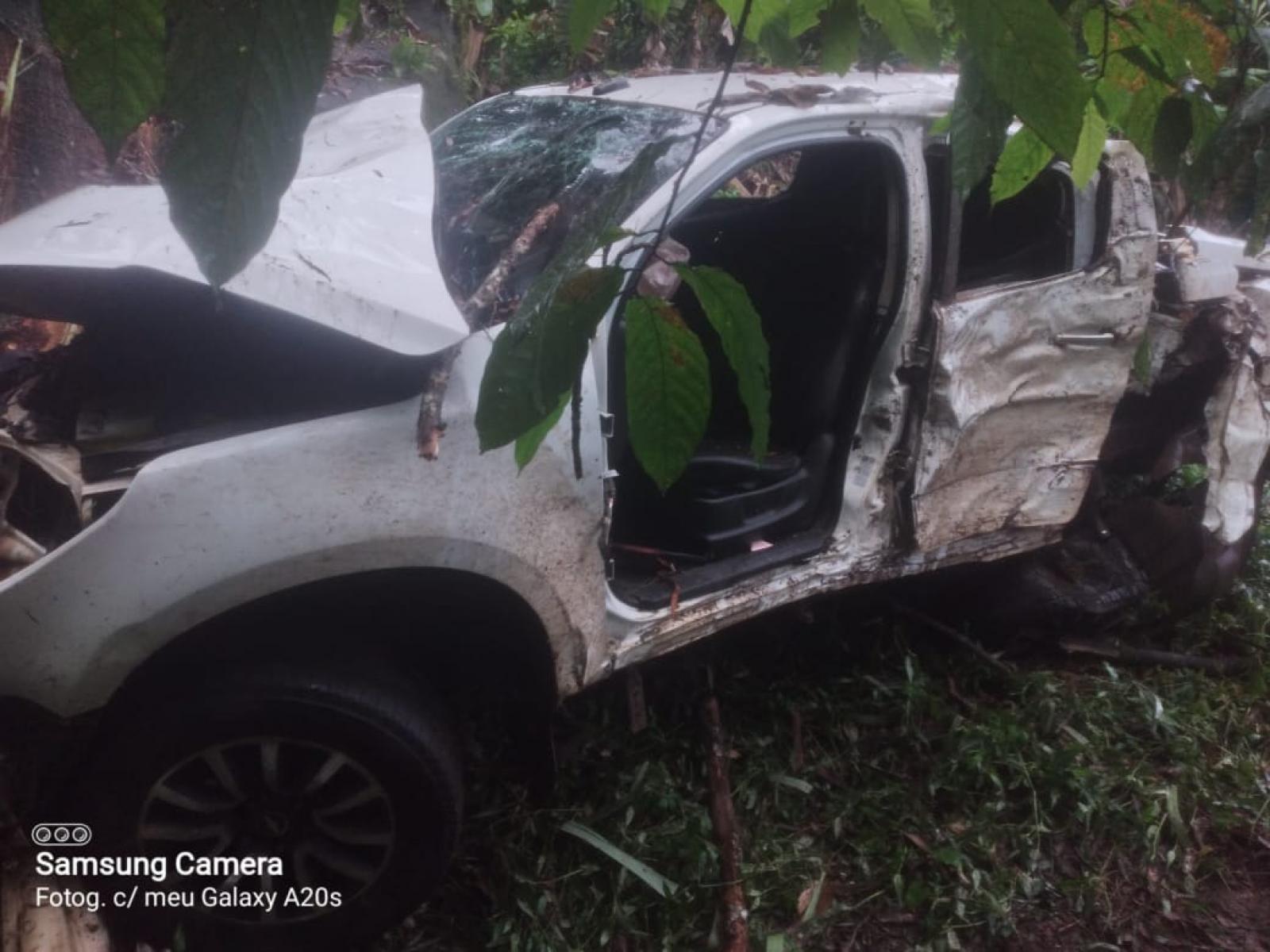 Médico sofre acidente na BR 330