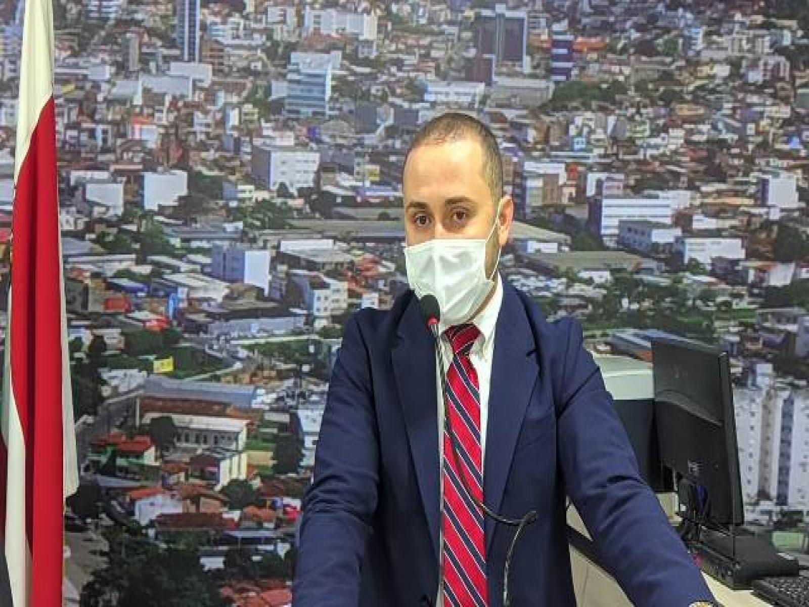 Vereador Walmiral Marinho solicita ambulâncias para Florestal e Itajuru