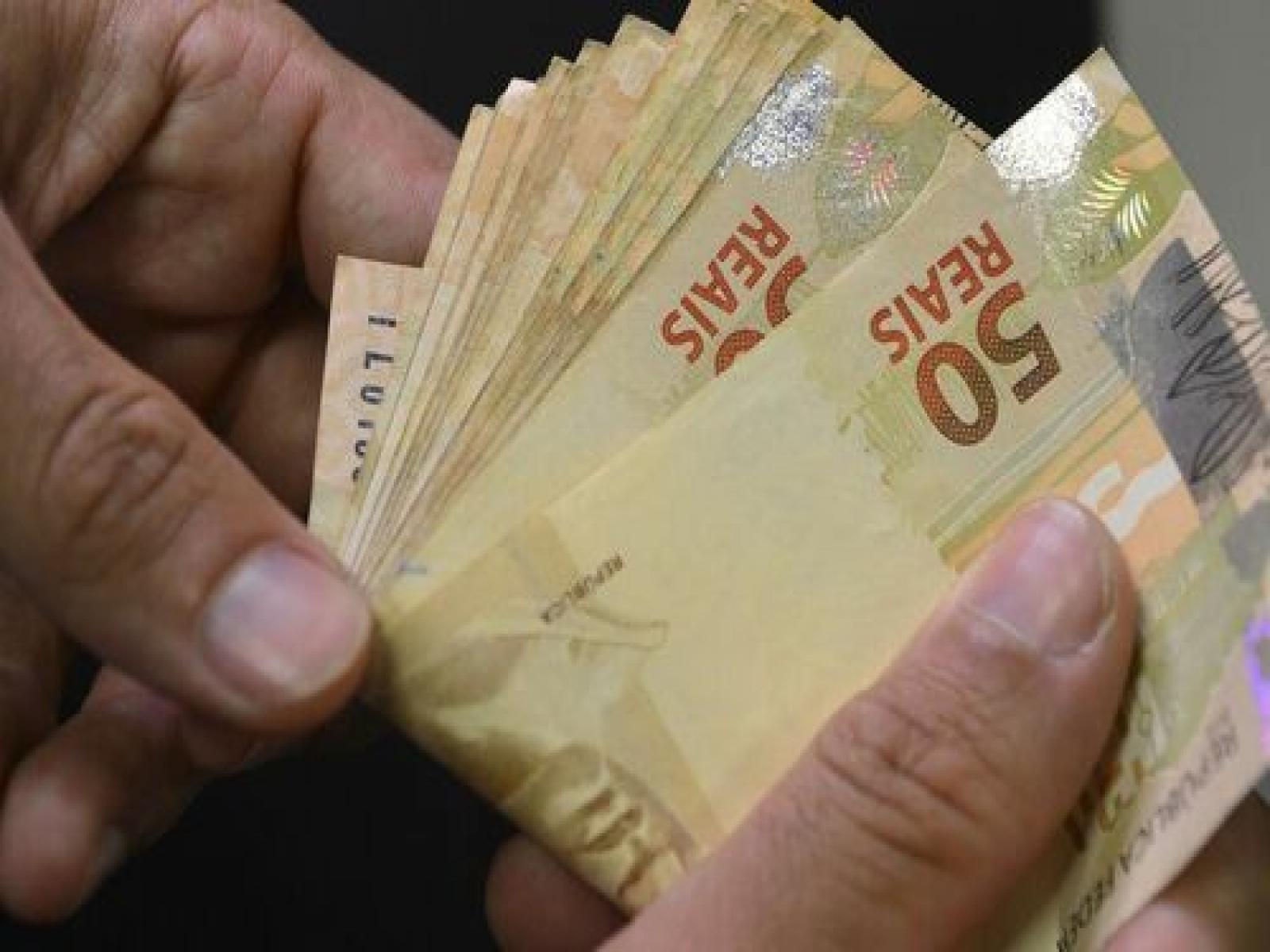 Beneficiários do Auxílio Brasil com NIS final 4 recebem a parcela de junho nesta quarta-feira (22)