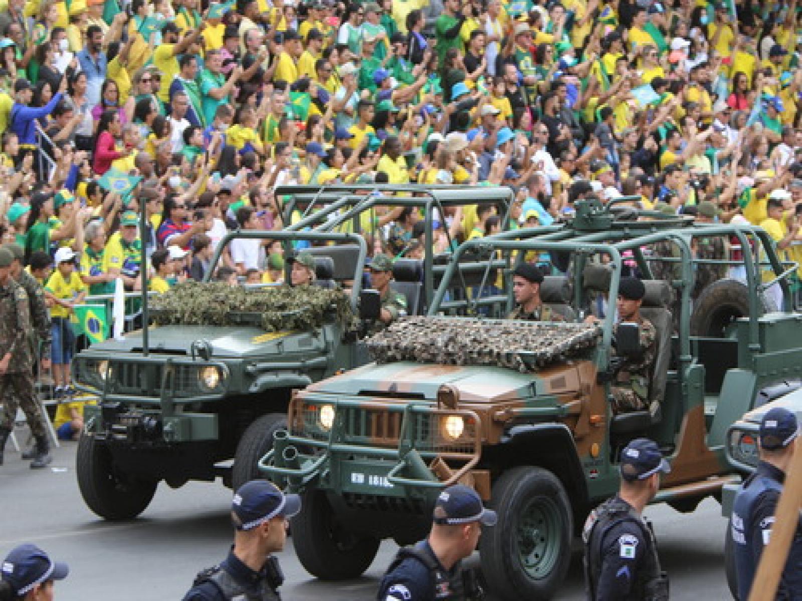 Desfile cívico-militar e apoio ao presidente Jair Bolsonaro marcam comemoração do Bicentenário da Independência, em Brasília