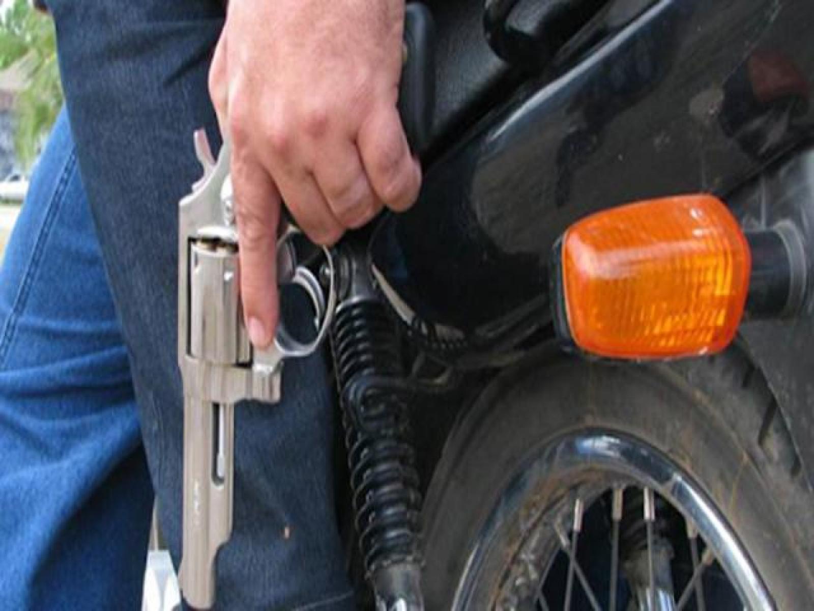 Moto tomada de assalto no bairro Mandacaru