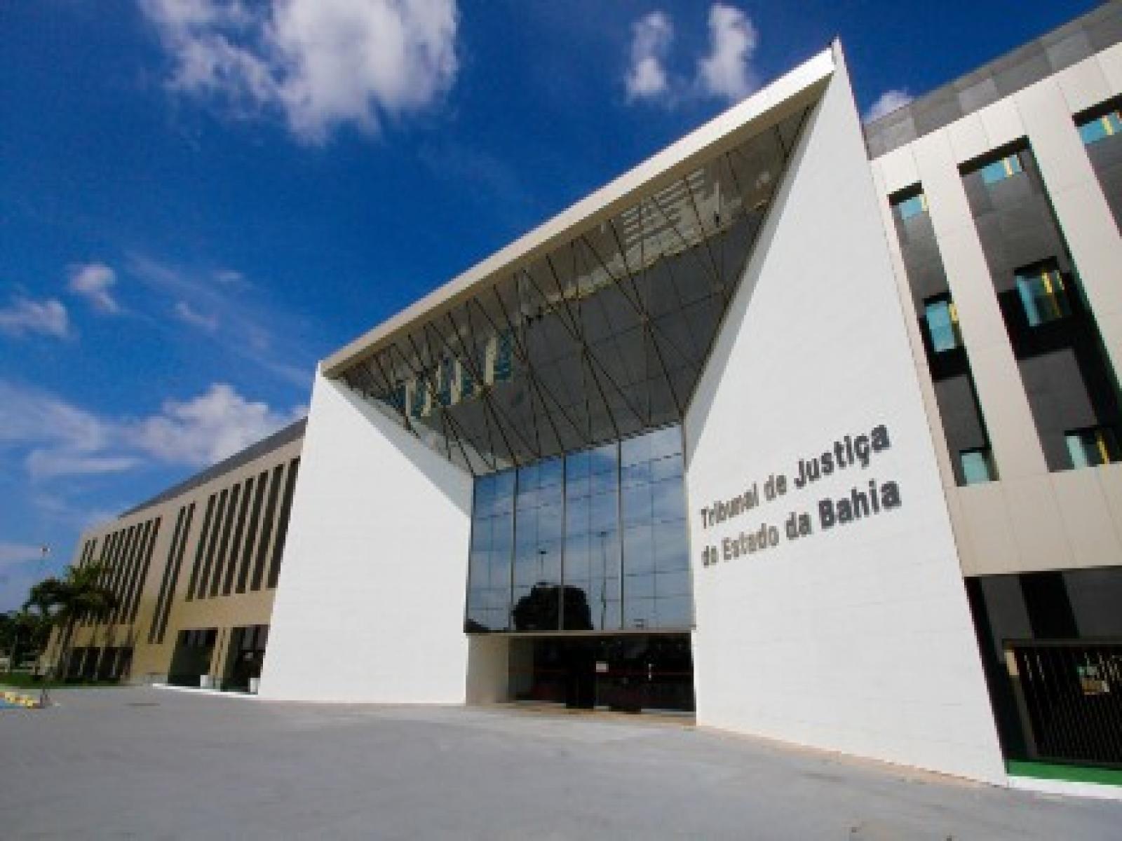 Justiça determina exoneração de procuradores e assessores jurídicos de Vitória da Conquista