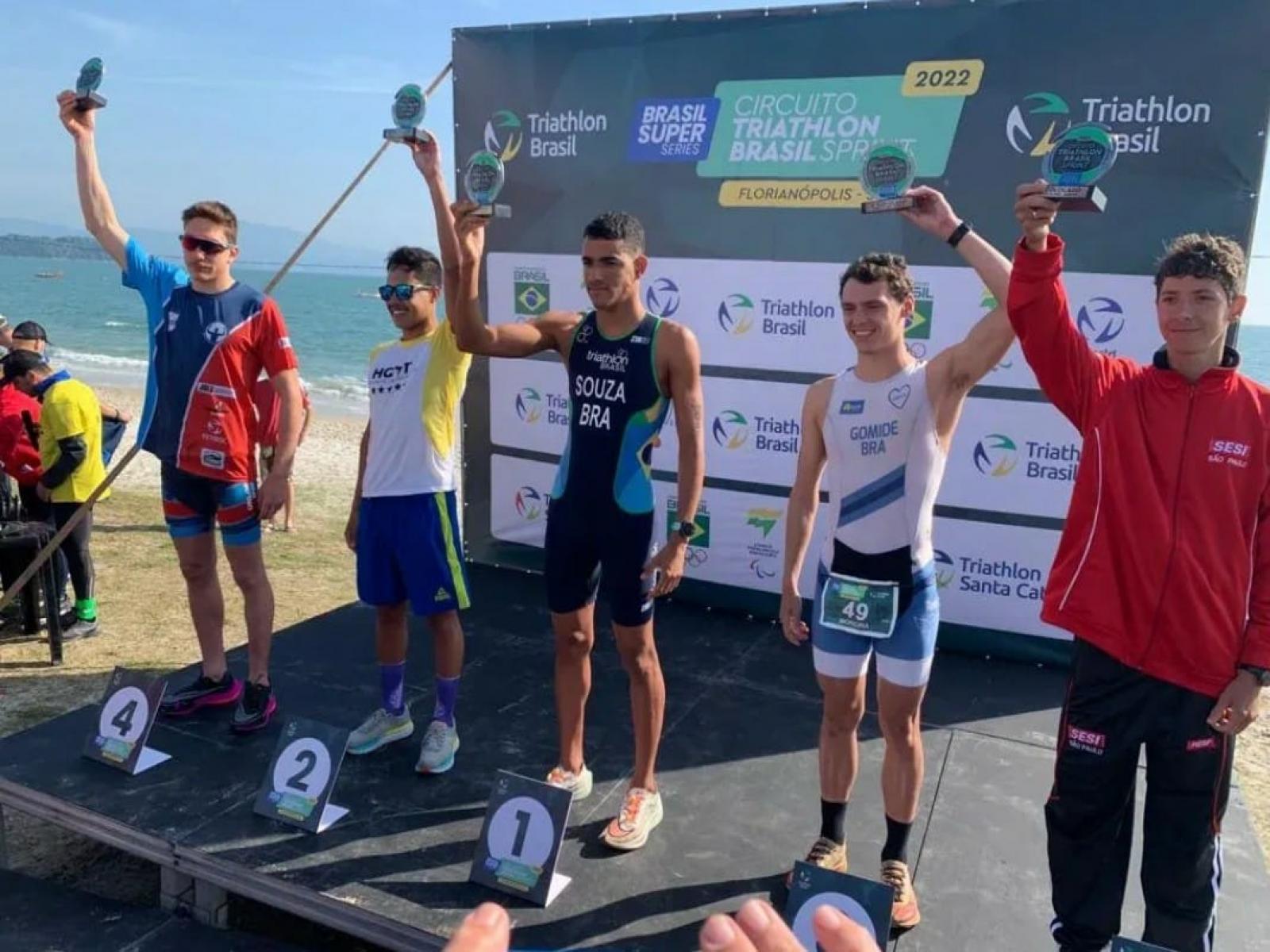 David Lucas conquista o título brasileiro sub 23 de Triathlon