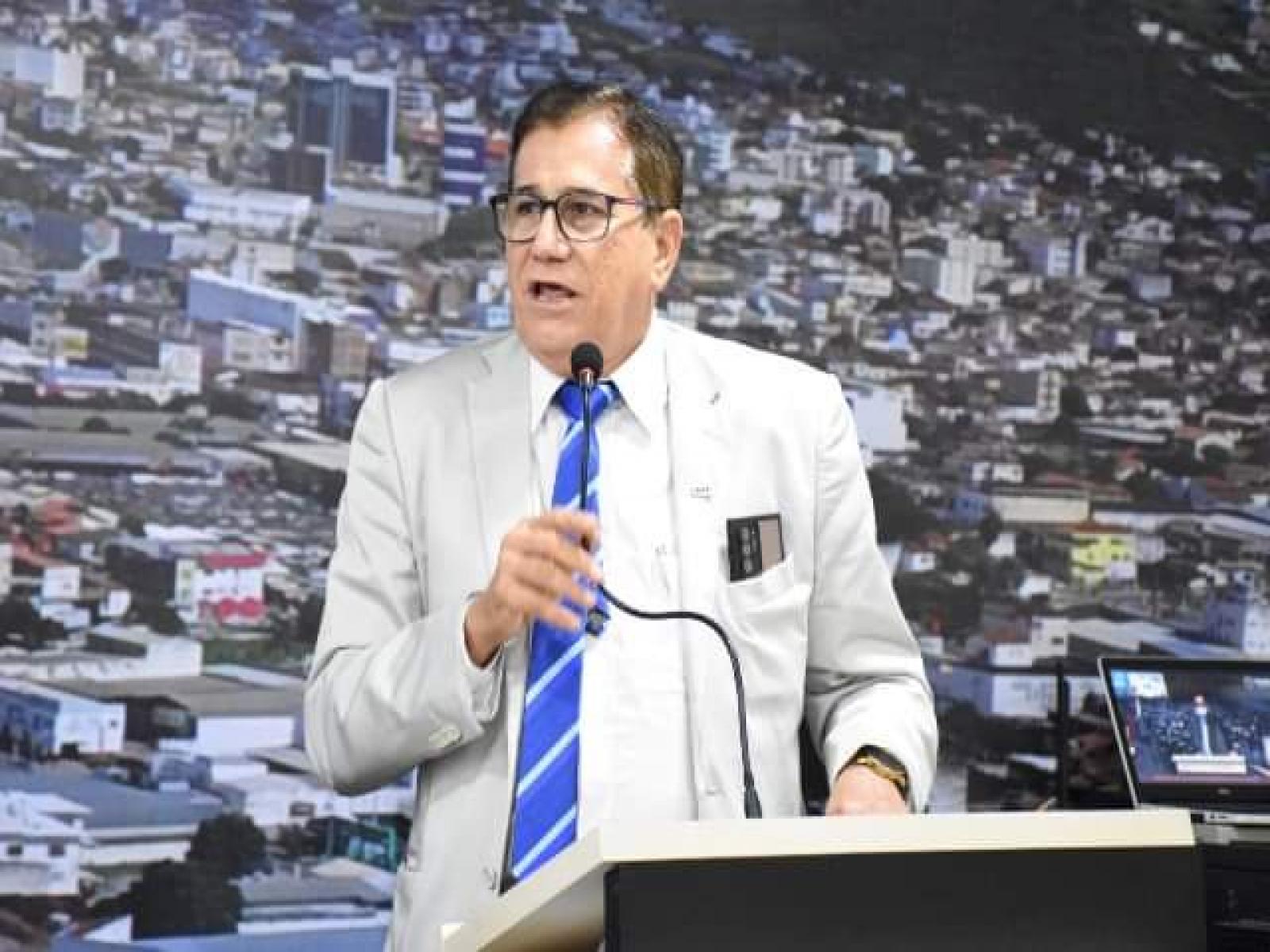 VEREADOR JOAQUIM CAÍRES SOLICITA PAVIMENTAÇÃO DA RUA C NO ALTO DA COLINA