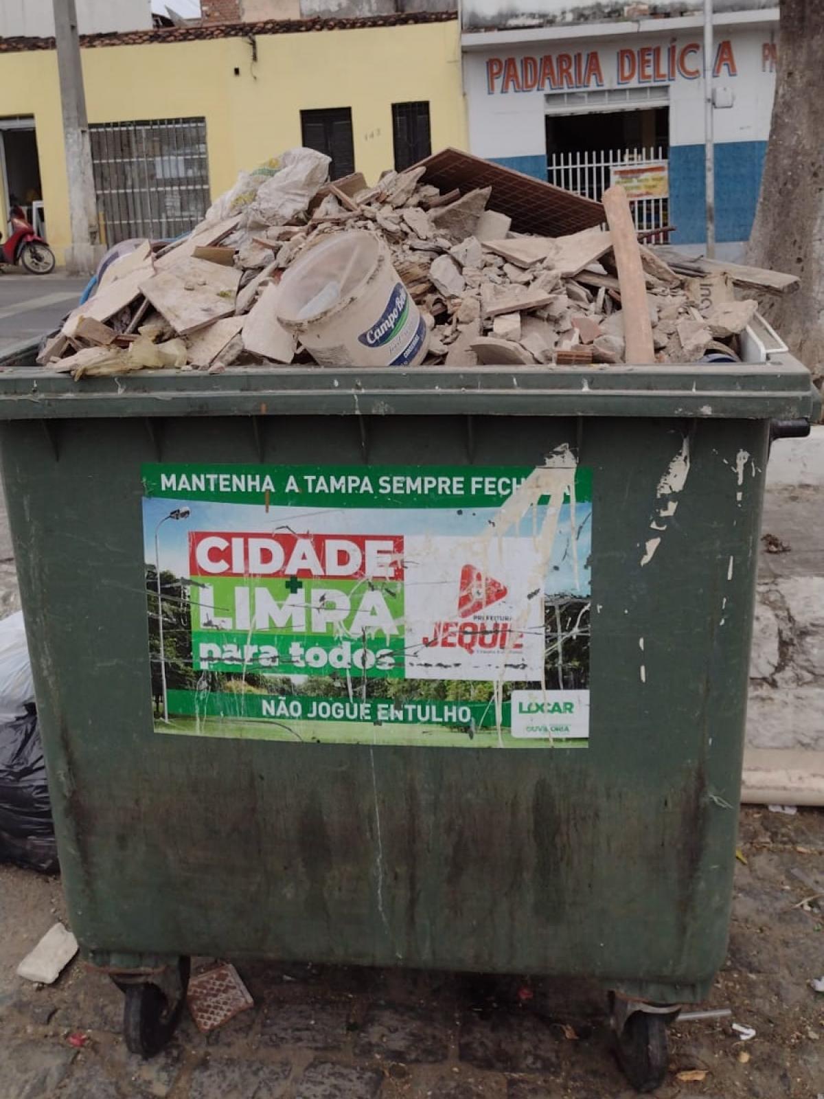 Moradores estão usando incorretamente as caixas coletoras de lixo em Jequié