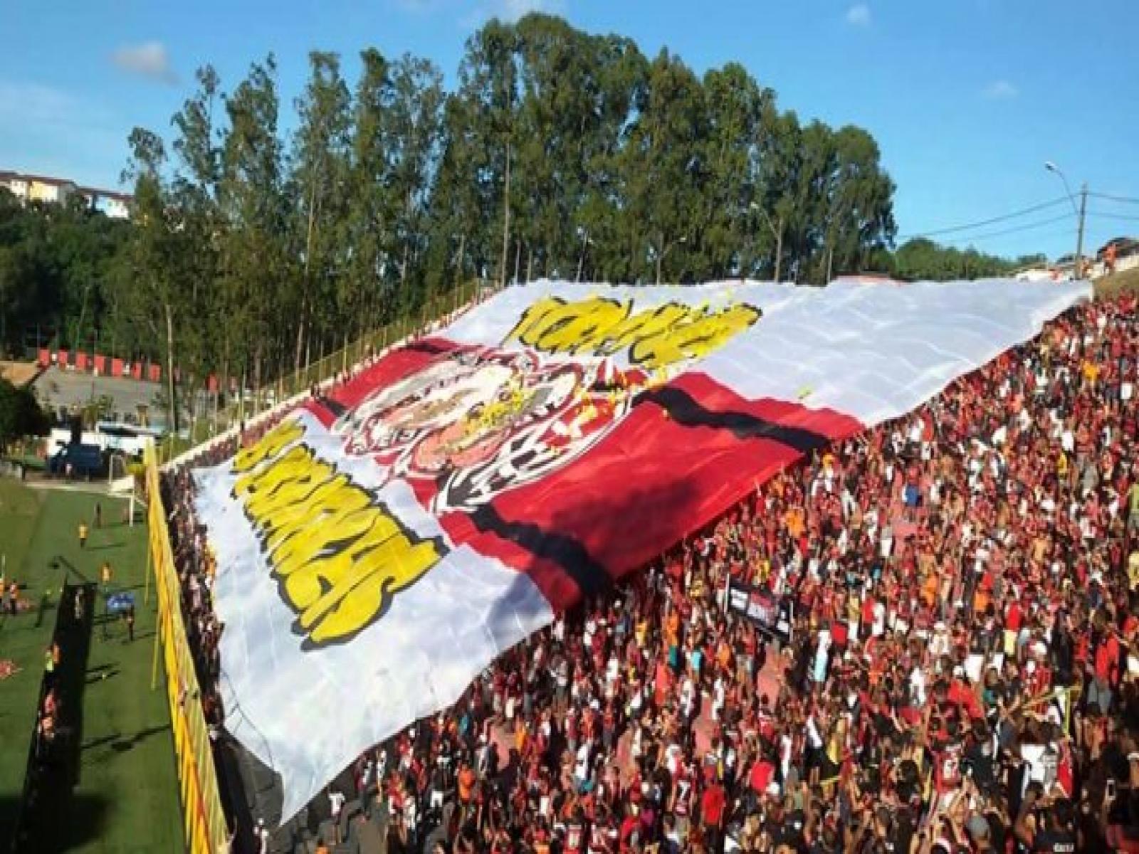Imbatíveis também é proibida de comparecer aos estádios de futebol