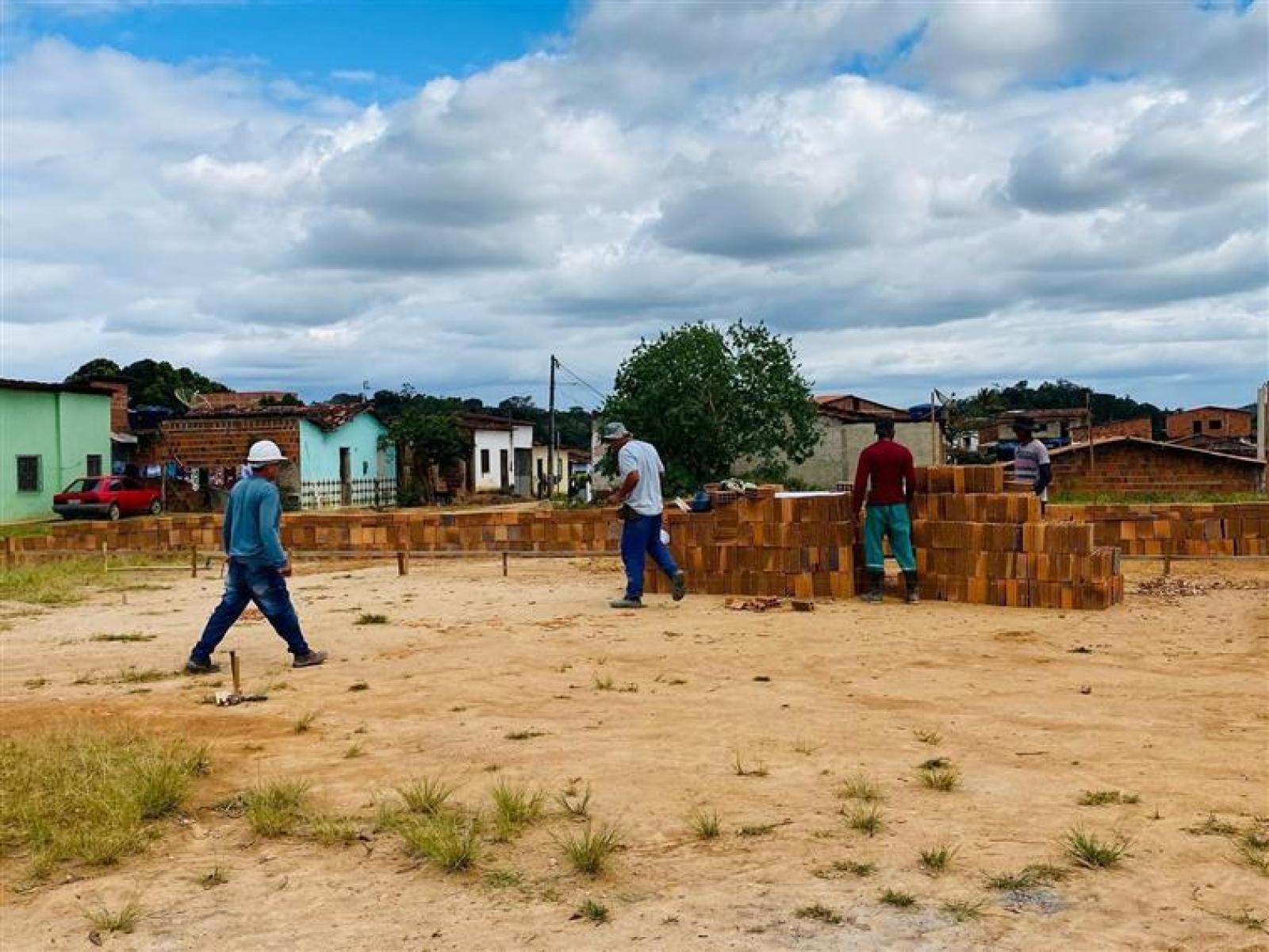 Construção da creche escola Nair Alves segue em ritmo acelerado em Jitaúna