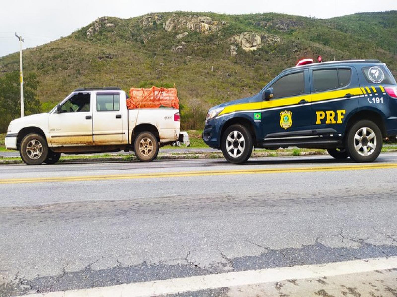 Em Jequié (BA), PRF recupera caminhonete furtada em São Paulo (SP) e prende condutor por receptação