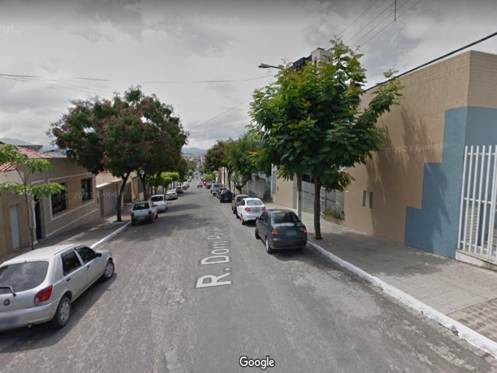 Moto furtada no centro de Jequié, vítima utiliza imagens de câmeras para tentar identificar o ladrão