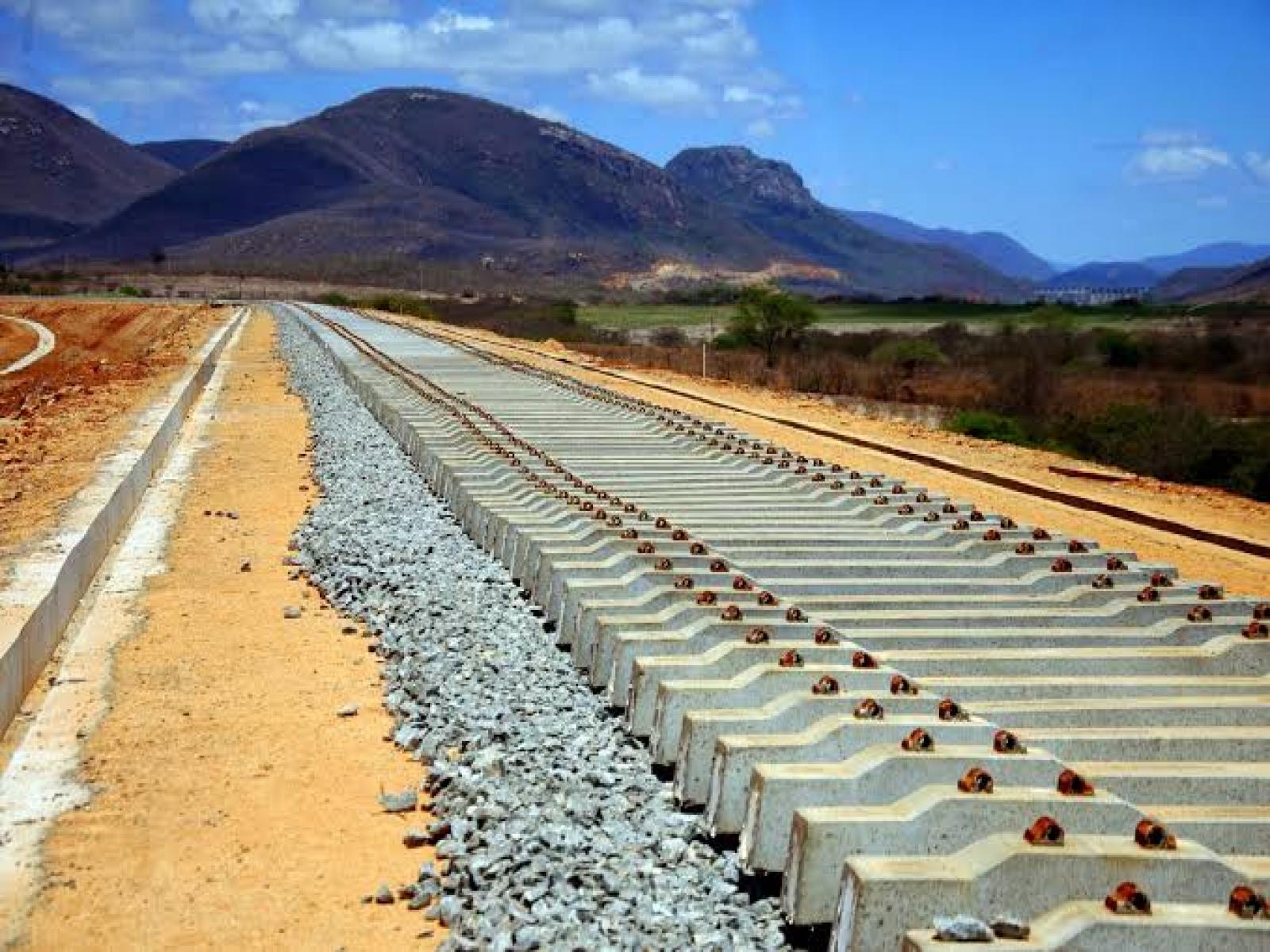 Tinho propõe construção de nova estrada vicinal e abertura de passagens ao longo da Ferrovia