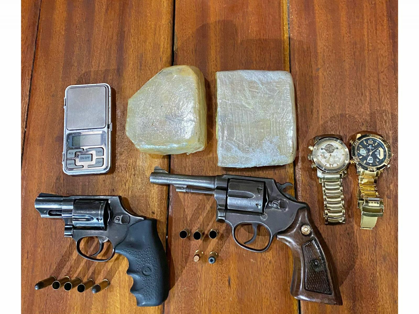 Dois bandidos foram mortos em confronto com a PM no Brinco de Ouro