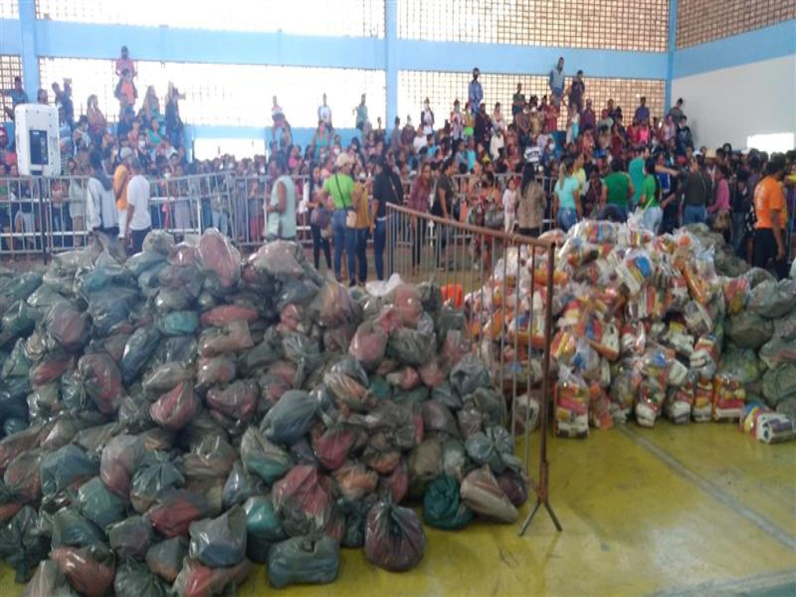 Prefeitura de Jitaúna distribui 2 mil cestas básicas para famílias em situação de vulnerabilidade social