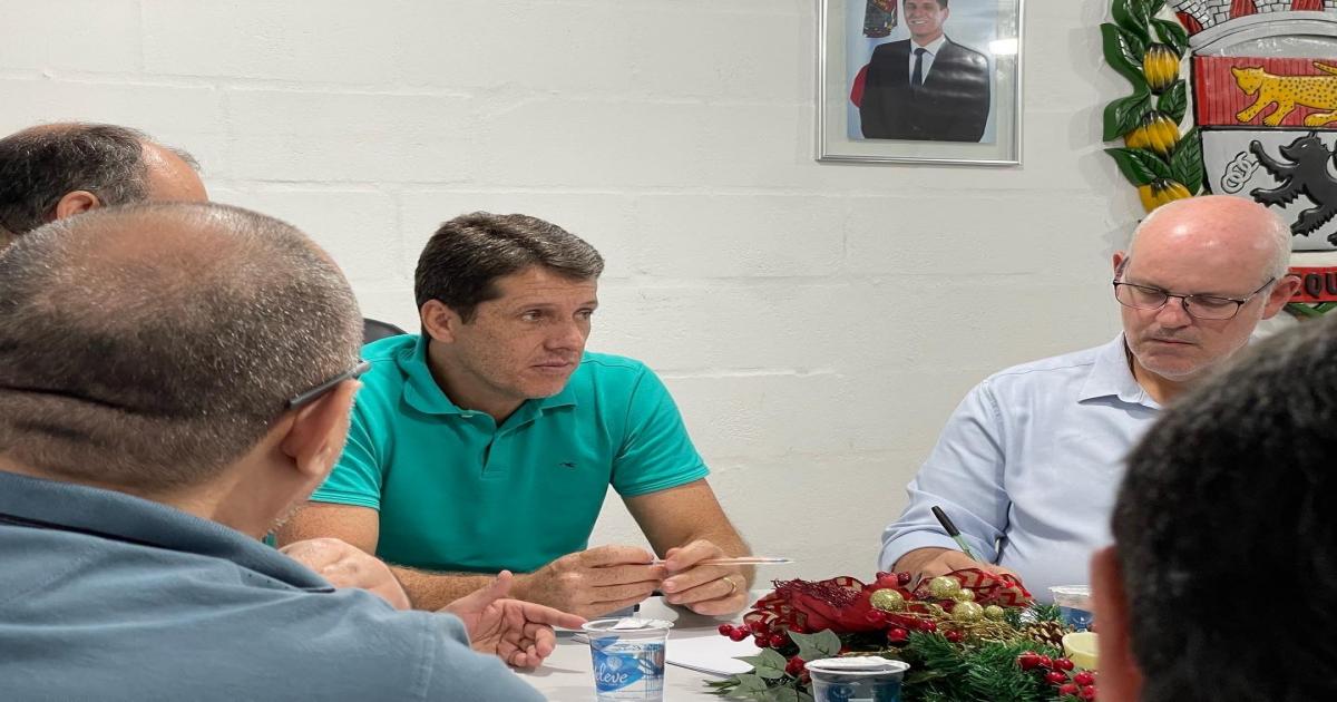 Prefeito de Jequié e Desenbahia firmam parceria para financiamento da linha emergencial a juros zero aos empreendedores que tiveram estabelecimentos a