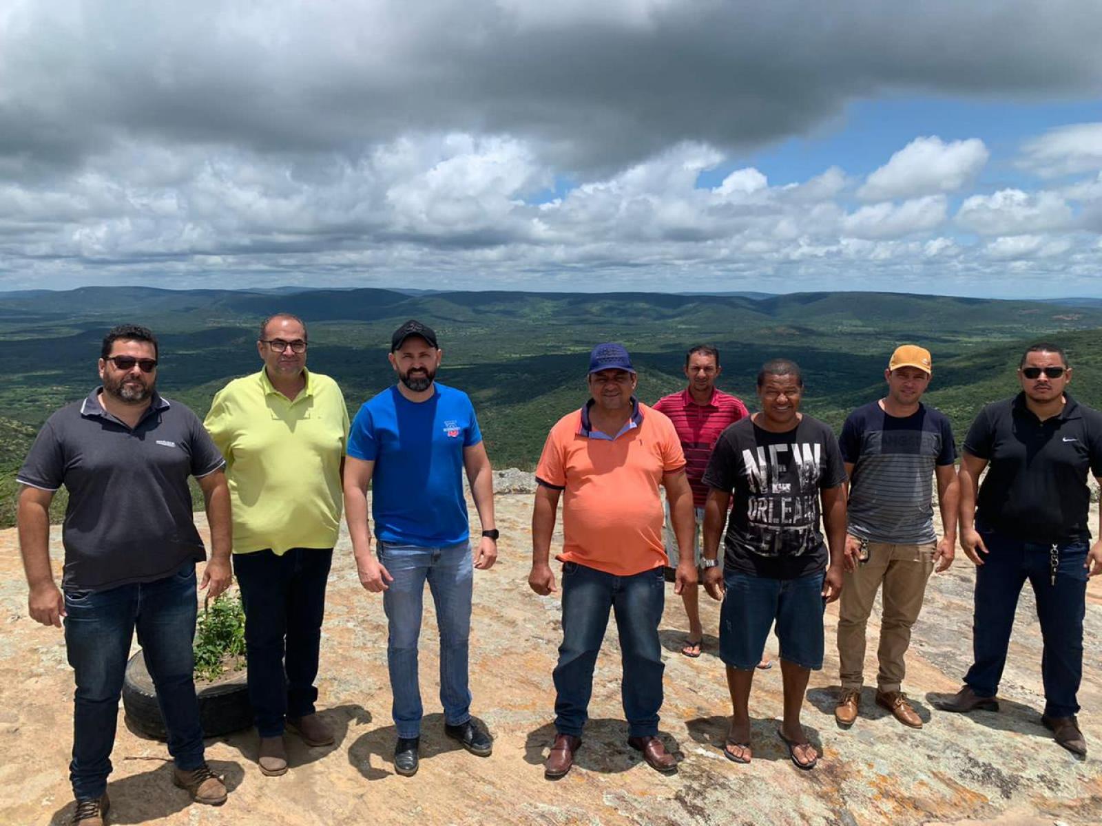 Representando Zé Cocá, Hassan discute desenvolvimento agrícola de Manoel Vitorino e participa de visita técnica à região do SalgadO