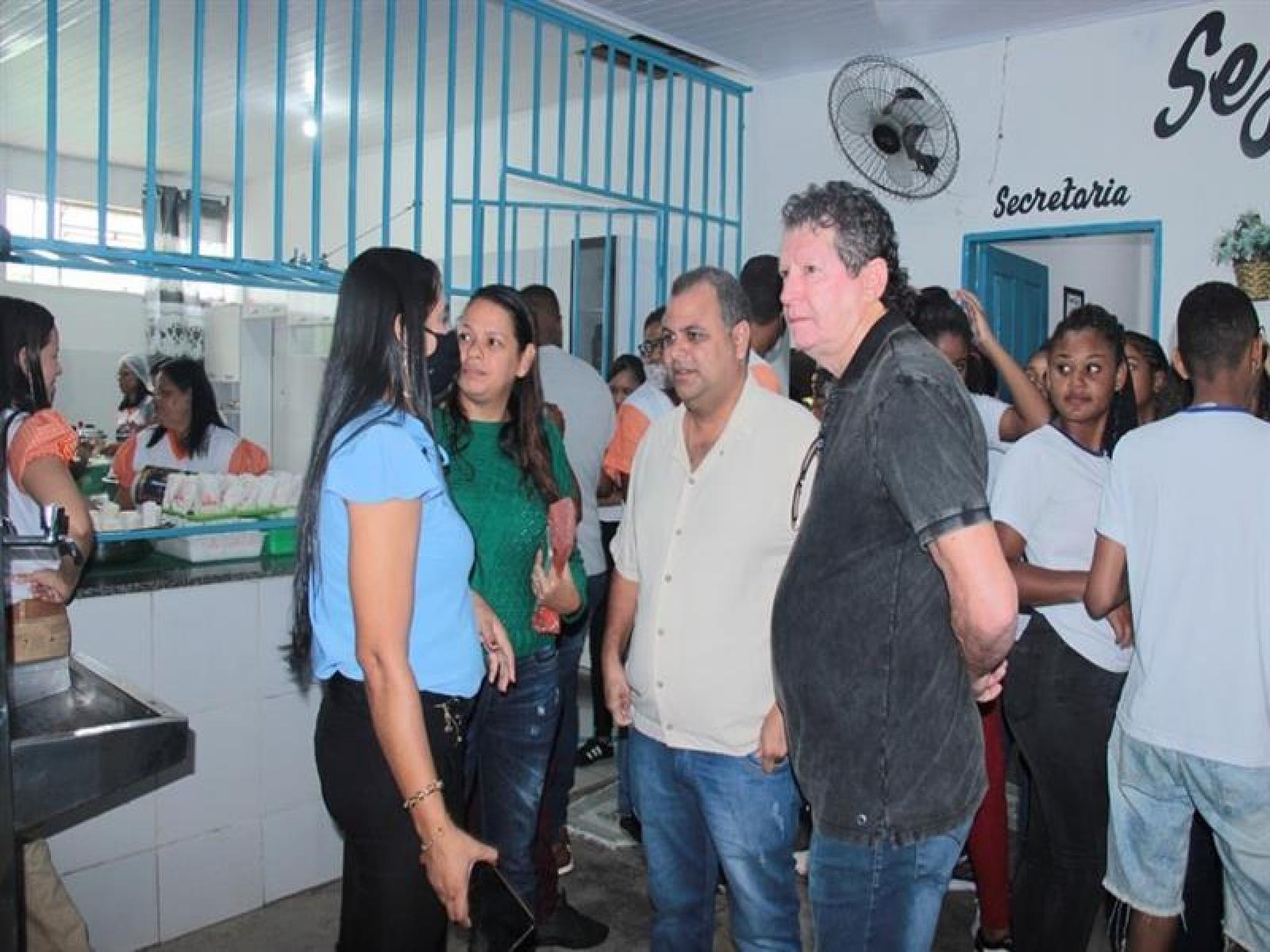 Prefeitura de Jitaúna entrega nova escola Rômulo Galvão de Carvalho totalmente requalificada