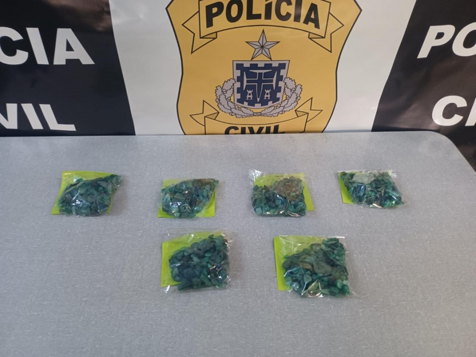 Supostas esmeraldas são apreendidas durante operação