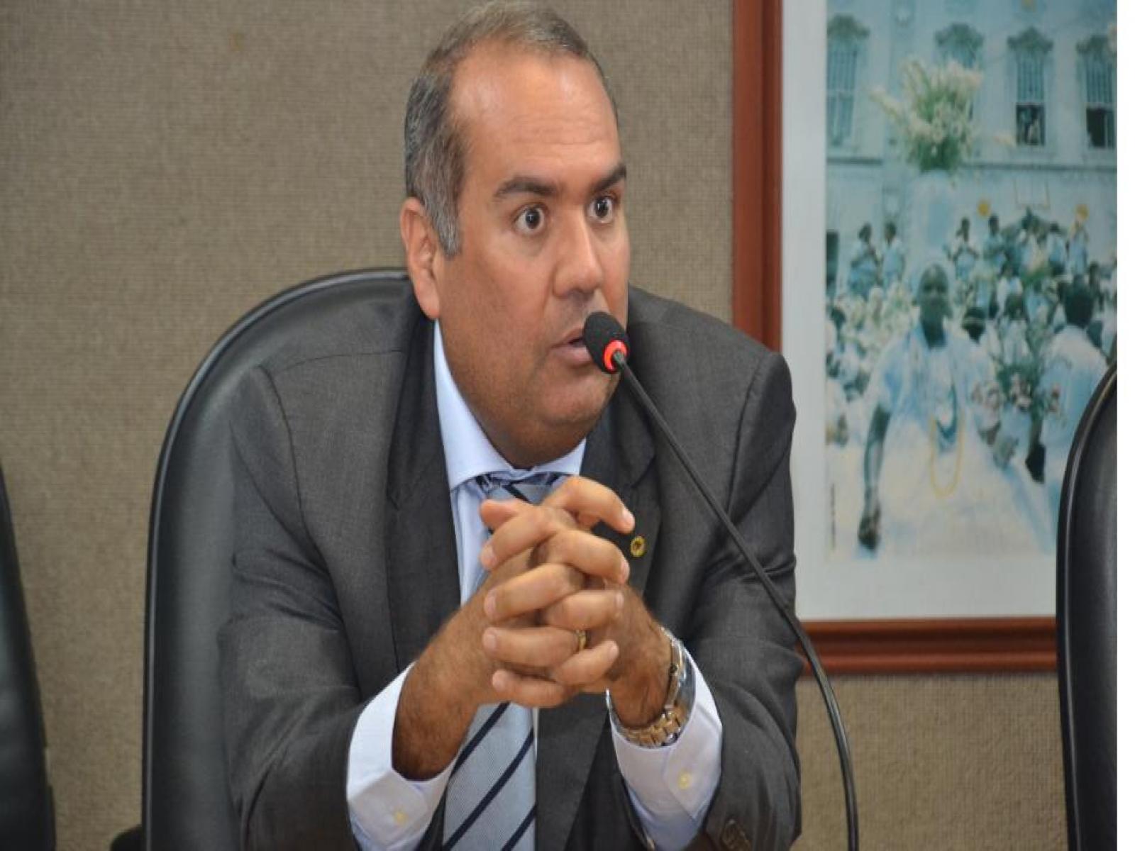Precisou a Câmara dos Deputados agir porque o governo daqui não se mexeu para ajudar, diz Sandro Régis sobre novo teto do ICMS
