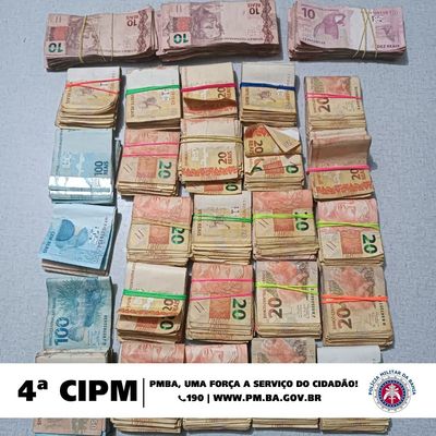 Foragido da Justiça é preso com mais de R$ 33 mil em Macaúbas Foragido da Justiça é preso com mais de R$ 33 mil em Macaúbas