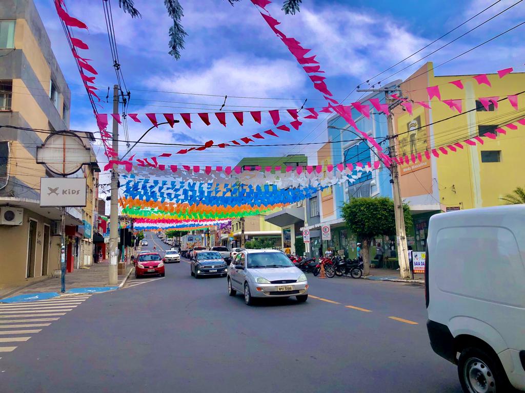 Cidade de Jequié entra no clima do São João com ruas ornamentadas Cidade de Jequié entra no clima do São João com ruas ornamentadas