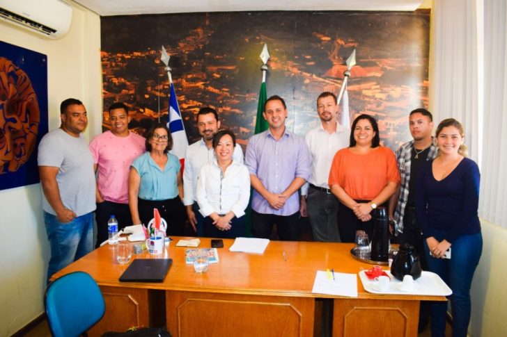 Prefeito de Barra do Rocha e representantes da Bamin se reúnem para tratar de reativação do canteiro da Fiol Prefeito de Barra do Rocha e representantes da Bamin se reúnem para tratar de reativação do canteiro da Fiol