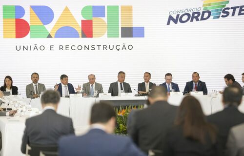 Protesto de prefeitos nordestinos ameaça fechar prefeituras nesta quarta-feira. Governo federal silencia Protesto de prefeitos nordestinos ameaça fechar prefeituras nesta quarta-feira. Governo federal silencia