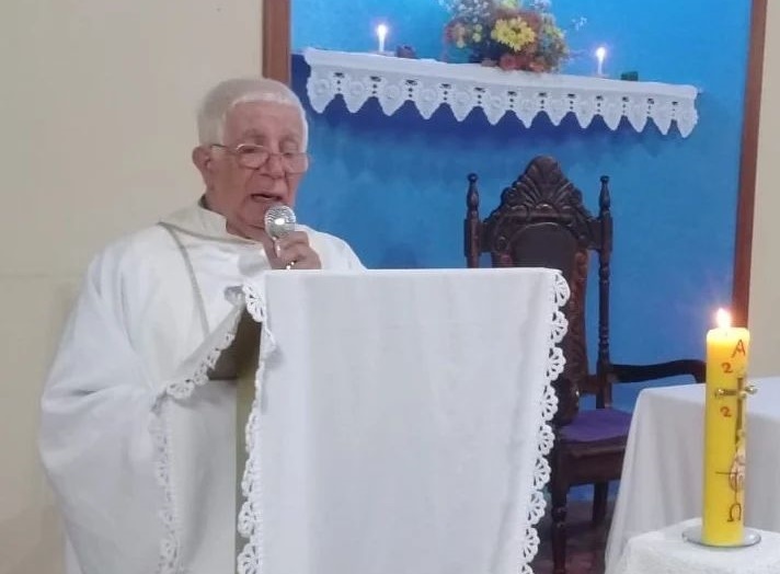 Padre Luiz sofreu acidente no bairro Jequiezinho Padre Luiz sofreu acidente no bairro Jequiezinho