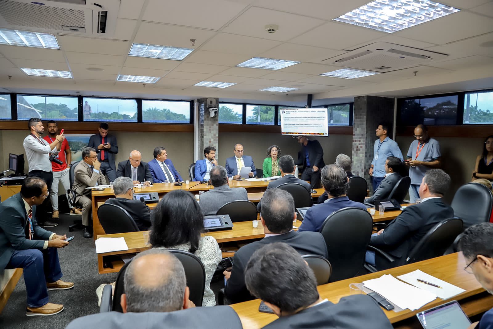 Audiência pública requerida pelo deputado Hassan debate importação do cacau africano e impacto para produtores baianos Audiência pública requerida pelo deputado Hassan debate importação do cacau africano e impacto para produtores baianos
