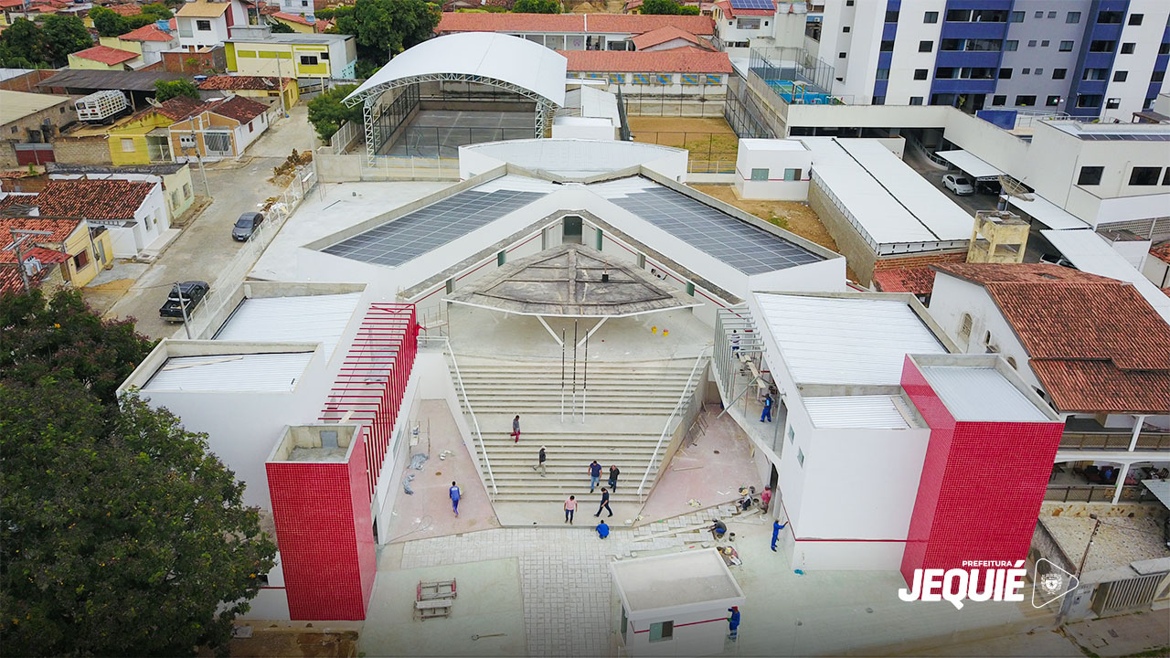 Prefeitura de Jequié mantém investimentos em ações de urbanização e segue com obras estruturantes Prefeitura de Jequié mantém investimentos em ações de urbanização e segue com obras estruturantes