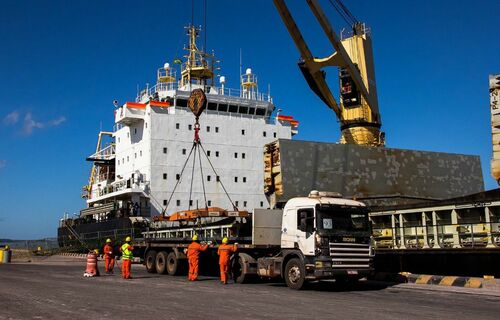 Queda nas exportações baianas é motivada pelo recuo no embarque de derivados de petróleo Queda nas exportações baianas é motivada pelo recuo no embarque de derivados de petróleo
