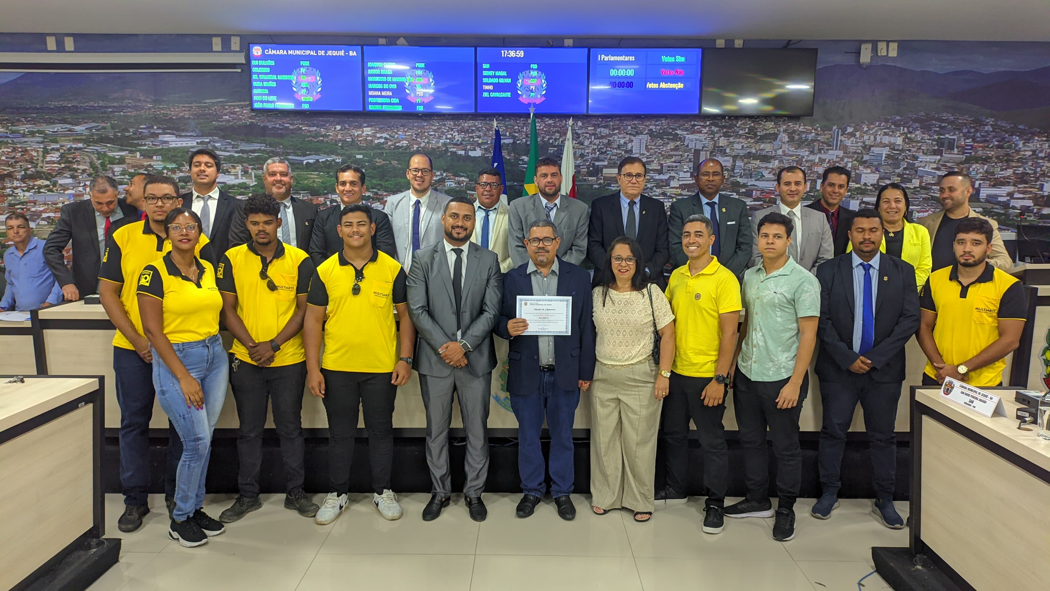 Por iniciativa do vereador João Paulo , Empresa Multi Arte é homenageada pelos seus 30 anos de atuação em Jequié.