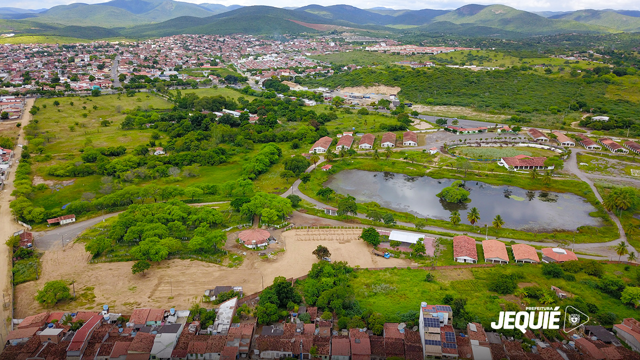 Prefeitura de Jequié e Sindicato Rural investem na manutenção do Parque de Exposições Prefeitura de Jequié e Sindicato Rural investem na manutenção do Parque de Exposições