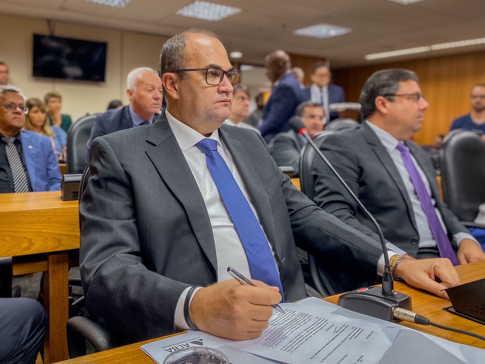 Hassan alerta para os perigos nas rodovias administradas pela ViaBahia e pede cautela Hassan alerta para os perigos nas rodovias administradas pela ViaBahia e pede cautela